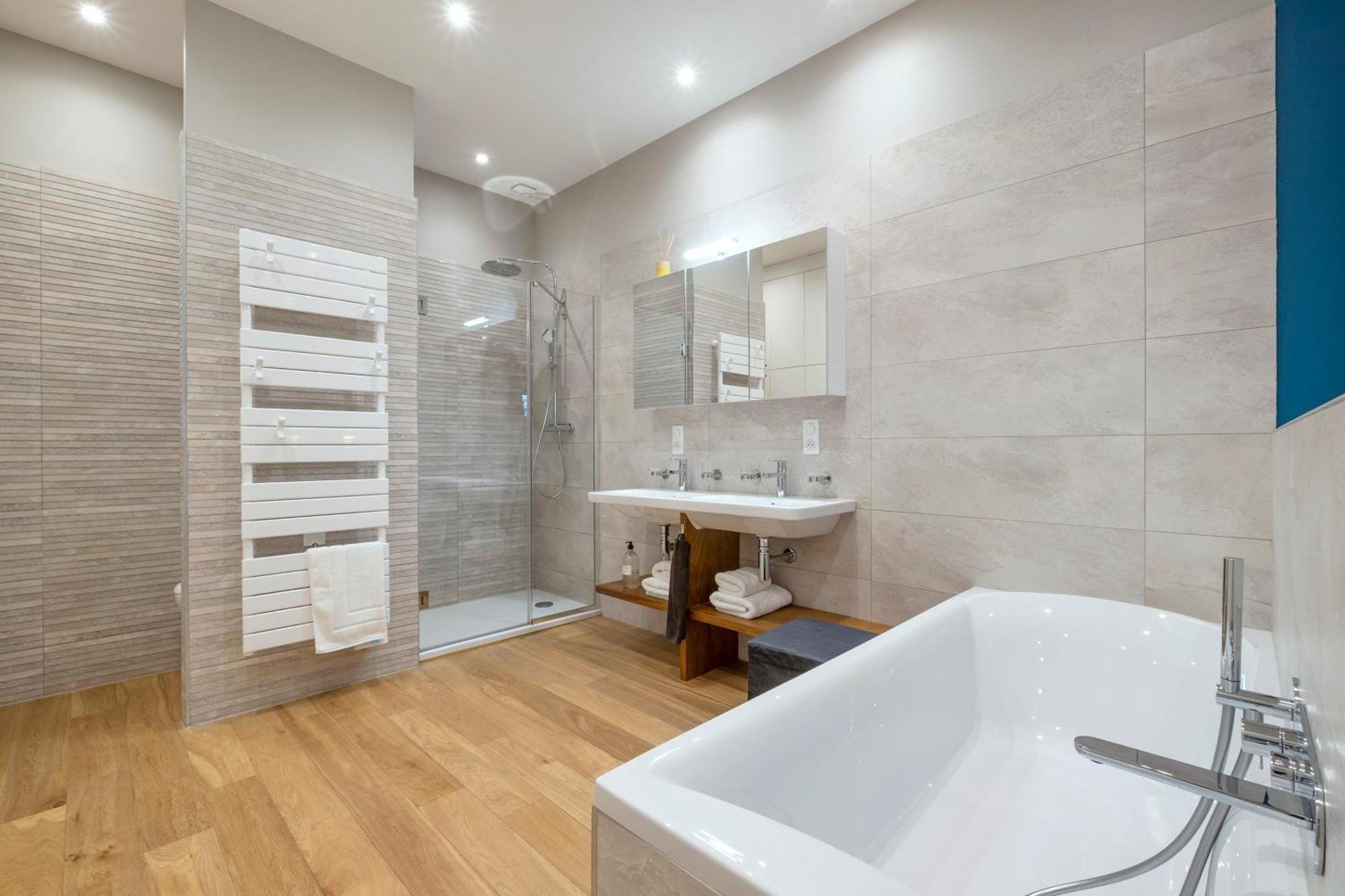 Escale Rochelaise B&B, Spa Bain Nordique Et Sauna Tonneau La Rochelle  Exterior foto